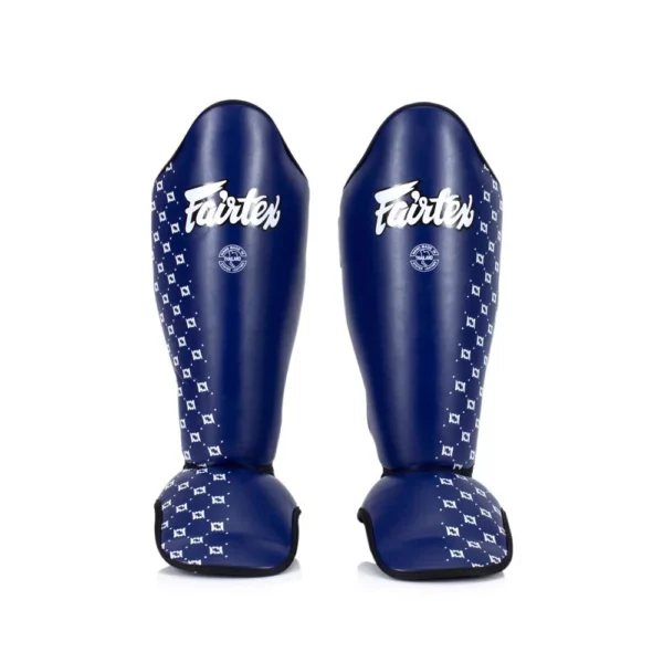 Découvrez les protège-tibia Fairtex SP5, conçus en cuir synthétique Syntek pour une durabilité exceptionnelle. Offrant une protection complète du tibia et du cou-de-pied, ils sont parfaits pour la compétition et l’entraînement. Légers et confortables, ils assurent une mobilité optimale. Achetez maintenant pour une performance supérieure