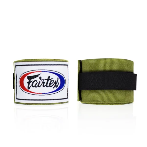 Les bandes de protection Fairtex HW2 sont semi-élastiques, mesurent 4,5 mètres de long et sont composées de 65% de nylon et 35% de coton. Elles offrent une protection optimale pour les doigts et les poignets, avec une boucle pour le pouce et une fermeture velcro