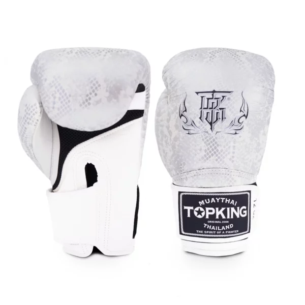 Les gants Top King Super Air Snake combinent design serpent élégant, cuir naturel, et technologie climacool pour une respirabilité optimale. Parfaits pour le Muay Thai et la boxe