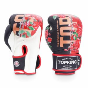 Les gants Top King rose combinent élégance et performance. Conçus pour les sports de combat, ils offrent une protection optimale, un confort supérieur et un design attrayant. Idéaux pour tous niveaux.