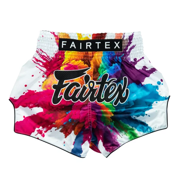 Le design white Funky Soul est unique et attractif. Avec une ceinture élastique large, ces shorts assurent un maintien parfait et un confort maximal. Idéals pour l'entraînement et la compétition, les Fairtex Muay Thai Shorts sont incontournables pour tout combattant sérieux. Optimisés pour la performance et le style, ils sont parfaits pour se démarquer sur